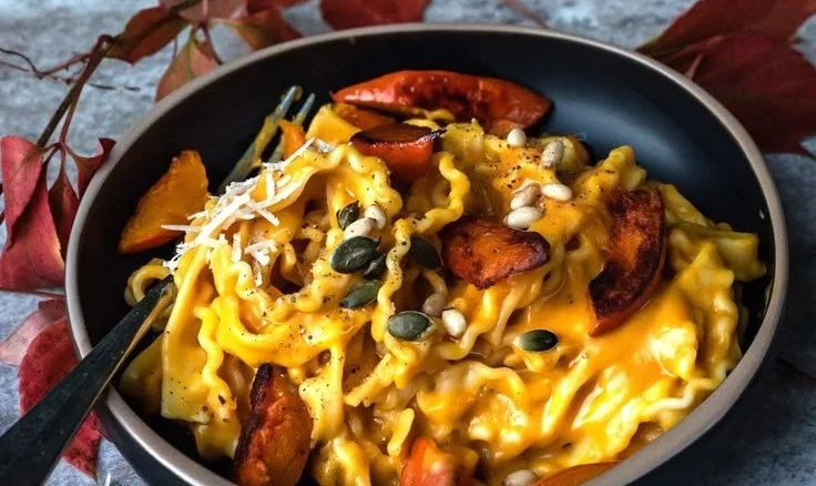 Cremige Kürbis Pasta - schnell und einfach zubereitet für ein köstliches Herbstgericht