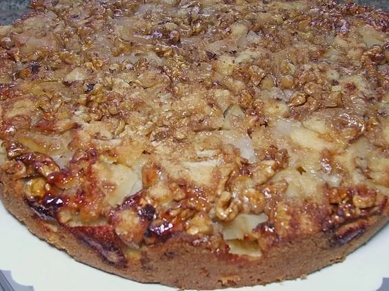 Gestürzter Walnuss-Apfelkuchen von Bine66 mit Äpfeln und Walnüssen