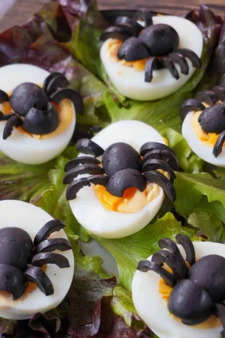 Gruselige Spinneneier - ideales Halloween Fingerfood für Partys.