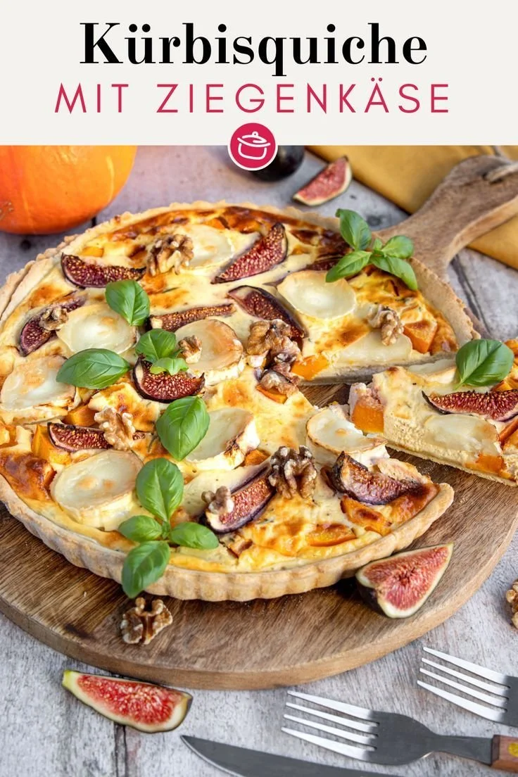 Leckere Kürbisquiche mit Ziegenkäse, perfekt für den Herbst.