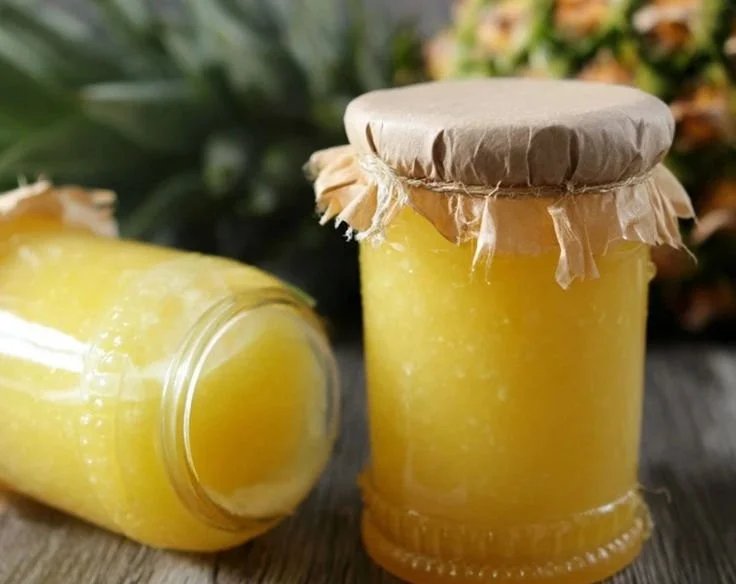Jar of Piña Colada Marmelade mit Ananas und Kokos