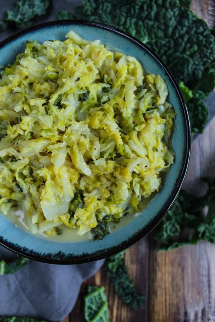 Rahm-Wirsing in einer kreativen Rezeptpräsentation