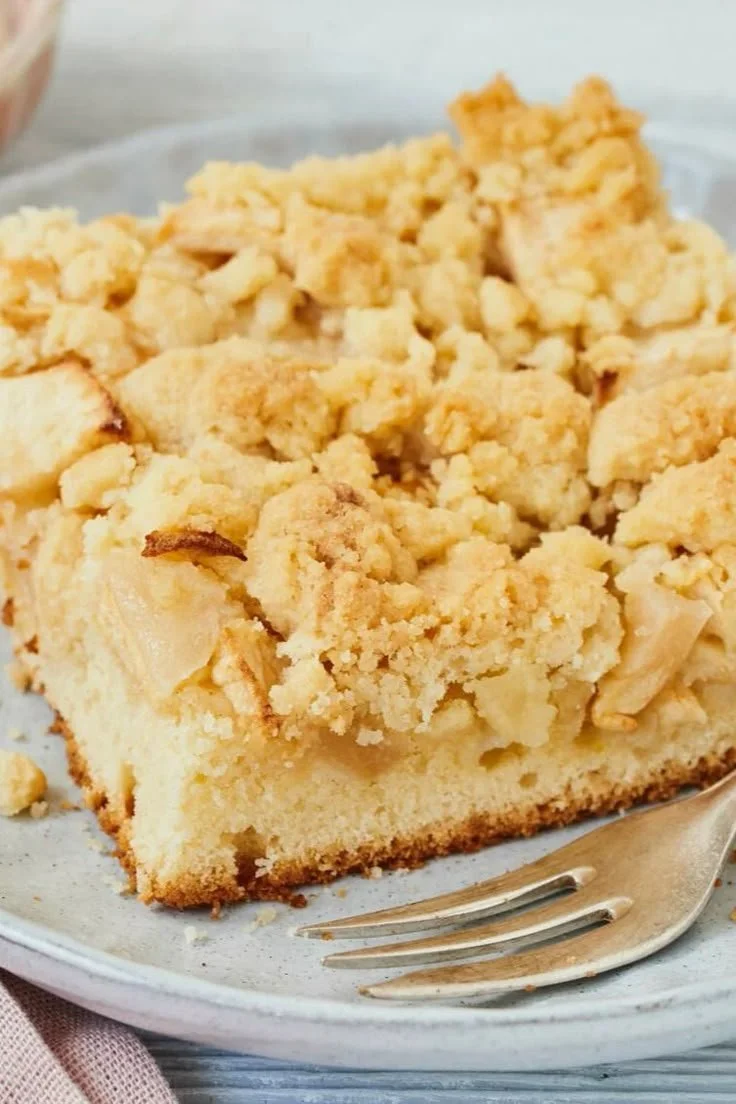 Saftiger Apfel-Streuselkuchen vom Blech mit Streuseln