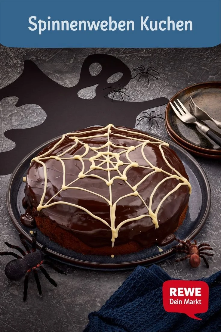 Köstlicher Spinnenweben Kuchen für Halloween-Dekorationen
