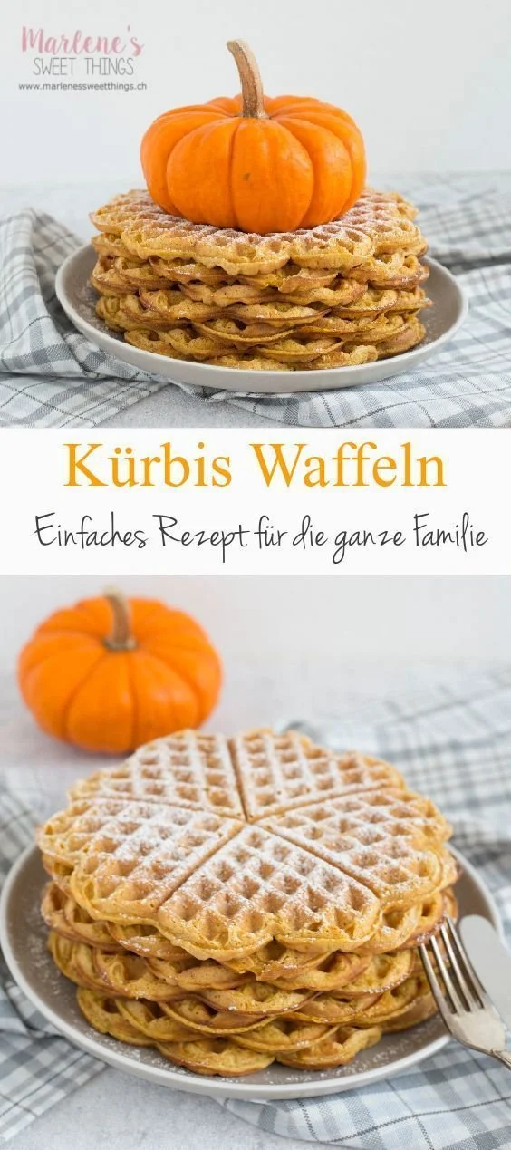 Süße Kürbis Waffeln auf einem Teller mit Ahornsirup und Zimt.